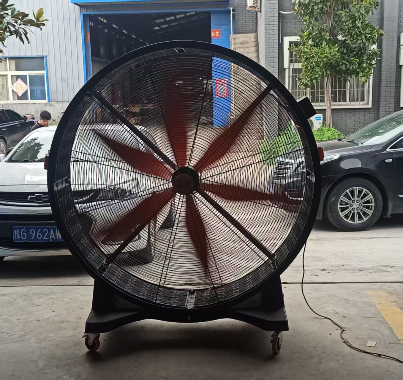 戰(zhàn)高溫，送清涼